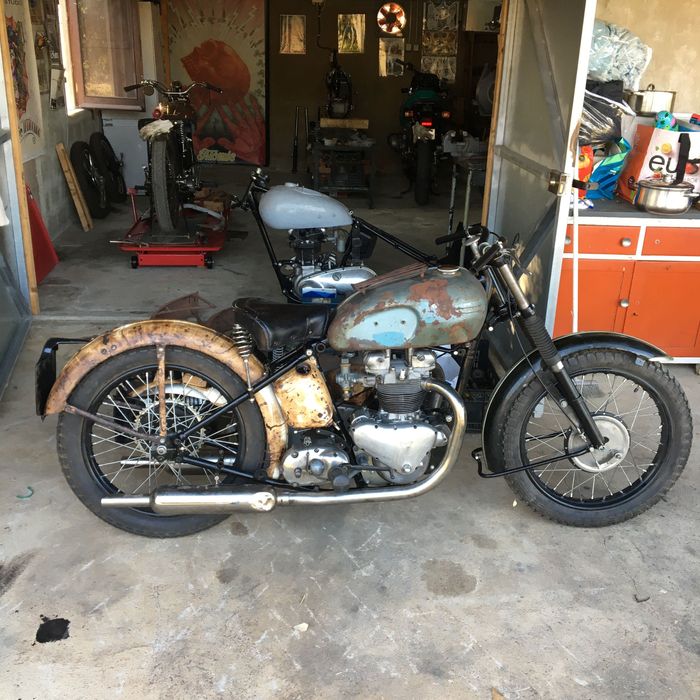 Duas triumph pre unit 1947/ 1953