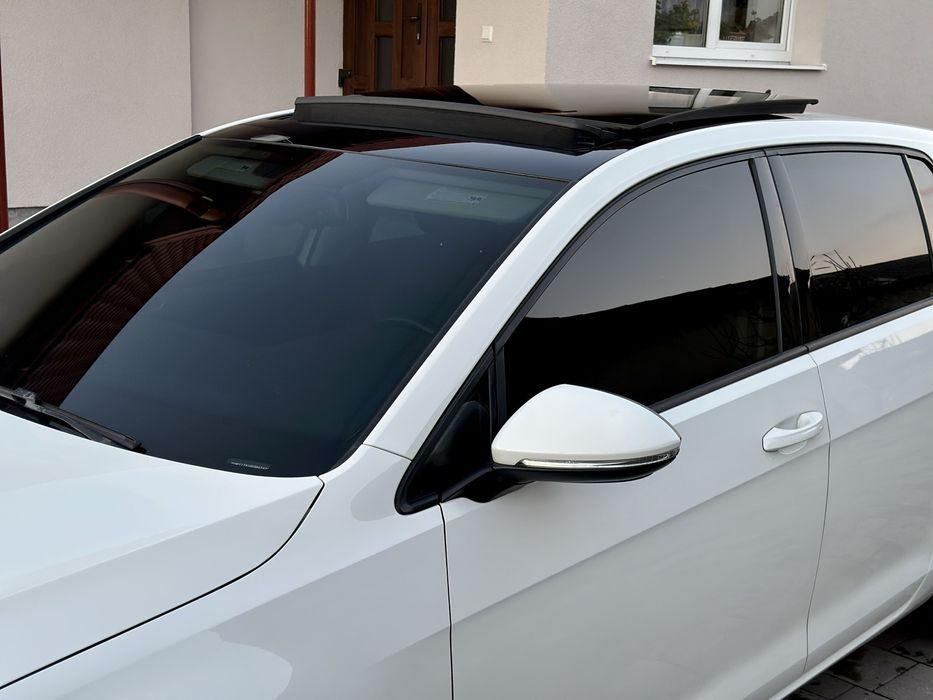 Volkswagen  Golf  2015 року.