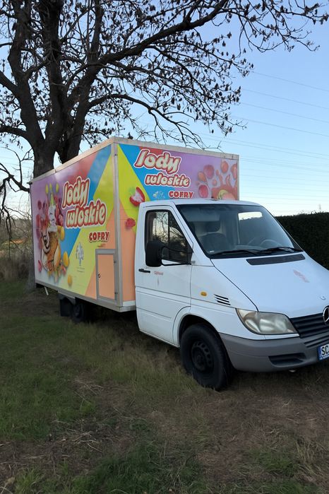 Foodtruck Mercedes - lody, gofry
