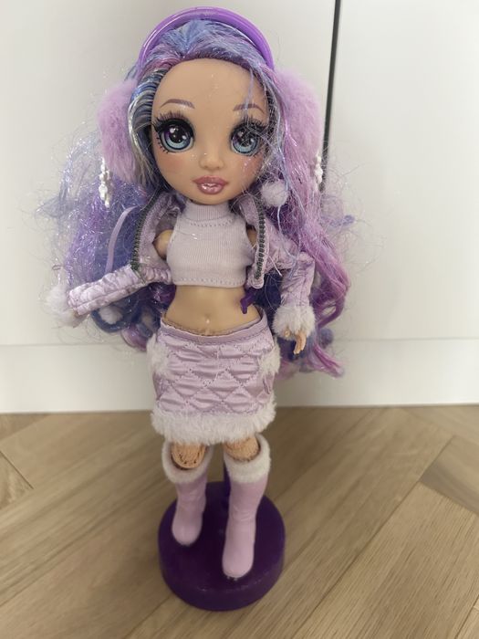 Lalka Rainbow High Winter Break edycja zimowa Violet Willow