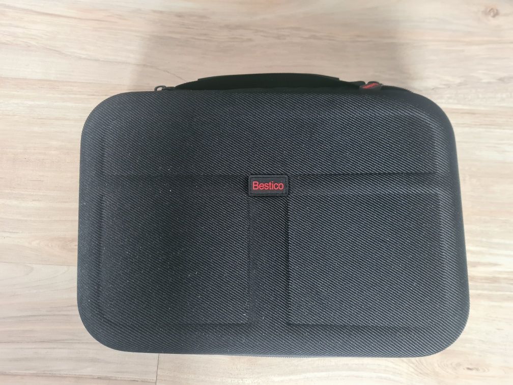 Nintendo switch oled+2etui+Pad 8bitdo+2joycony+ładowarka na 4joycony