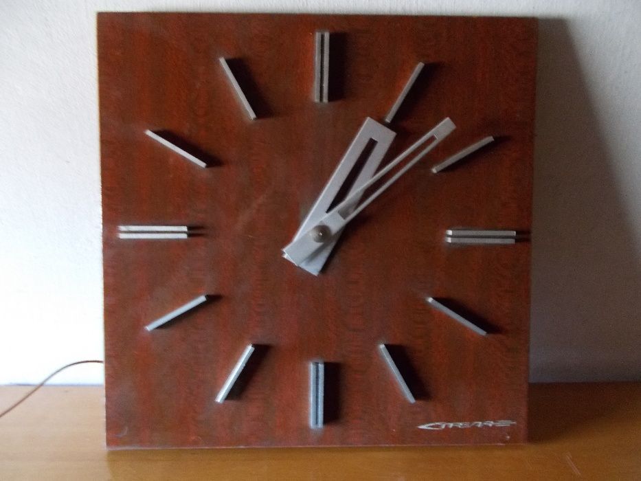Продам часы настенные "Стрела" электромеханические импульсные, Uвх-24в