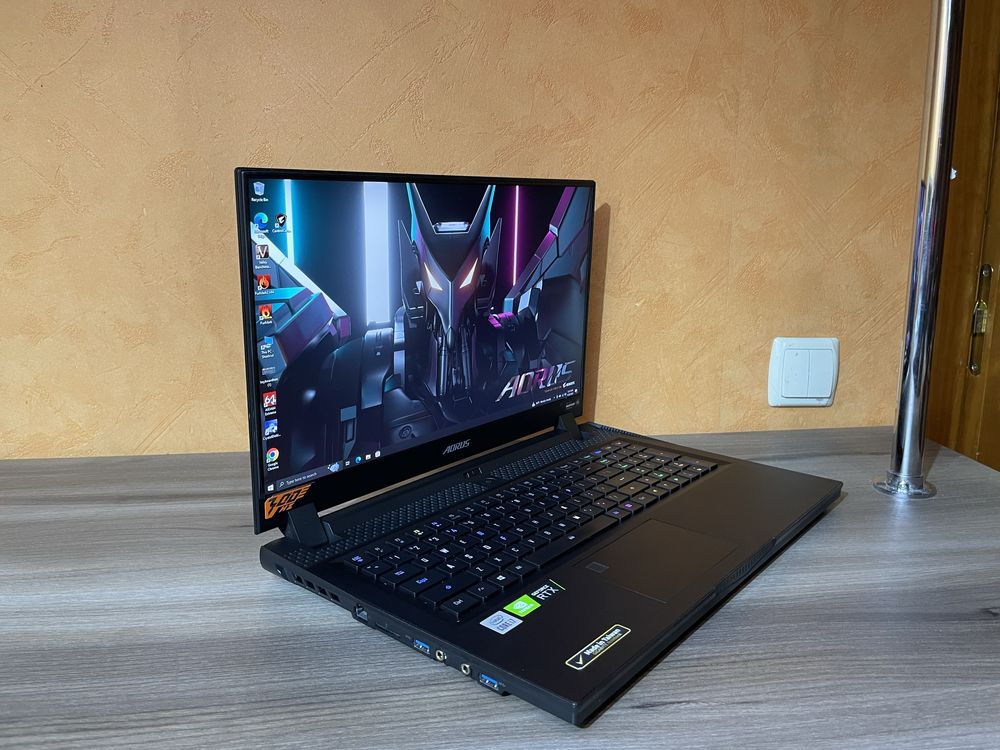 ТОП!Ігровий Gigabyte Aorus 17.3 300HZ(Core i7/RTX3080/32GB D4/512SSD)