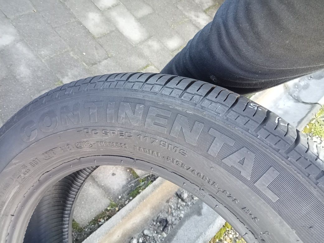 2x Opony Używane Całoroczne 195/60R15 Continental