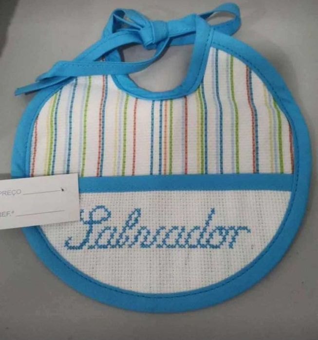 *Conjunto de Banho/ Bebé*
Personalizado com o nome:
     * Salvador*