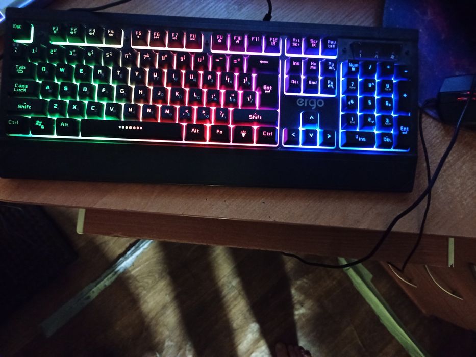 Продам игровую клавиатуру Ergo с RGB-подсветкой