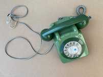 Telefone antigo vintage de disco de cor verde