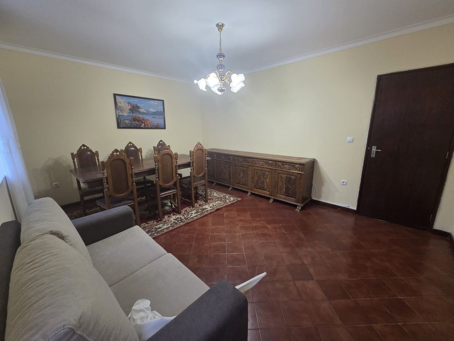 Arrenda se T2 andar moradia