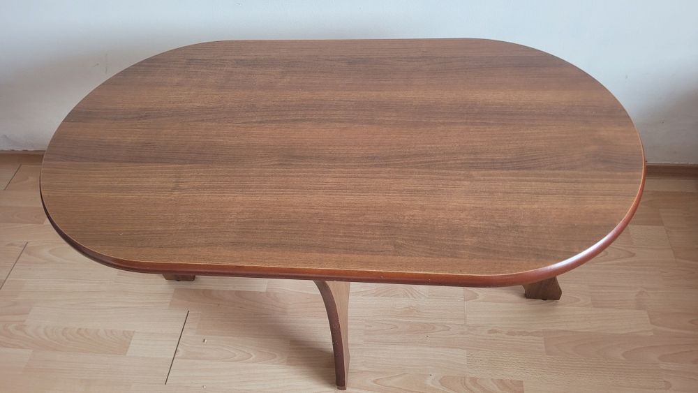 Ława drewniana brązowa.