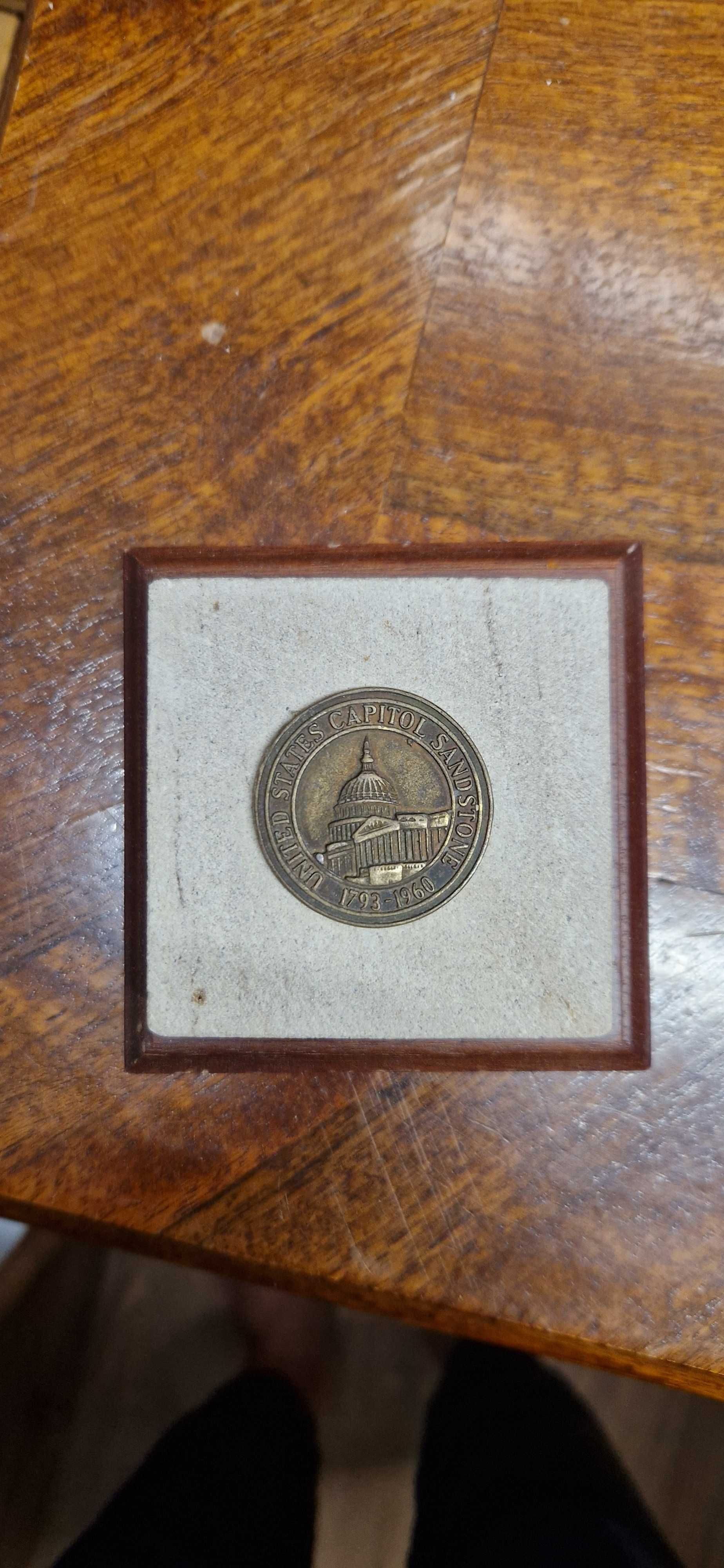 artefakt historyczny piaskowiec z Kapitolu USA lata1793- 19 60 dekor