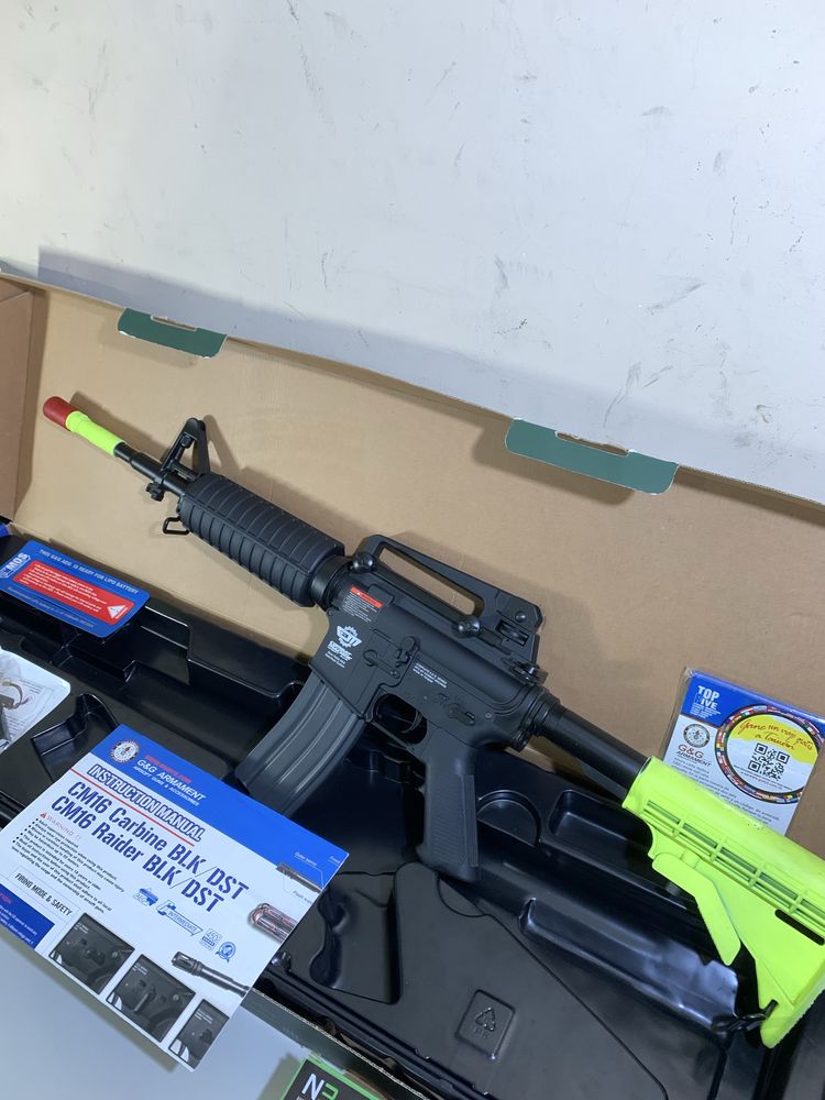 Arma/Réplica Airsoft AEG - CM16 /M4A1 G&G NOVA EM CAIXA + ACESSÓRIOS +