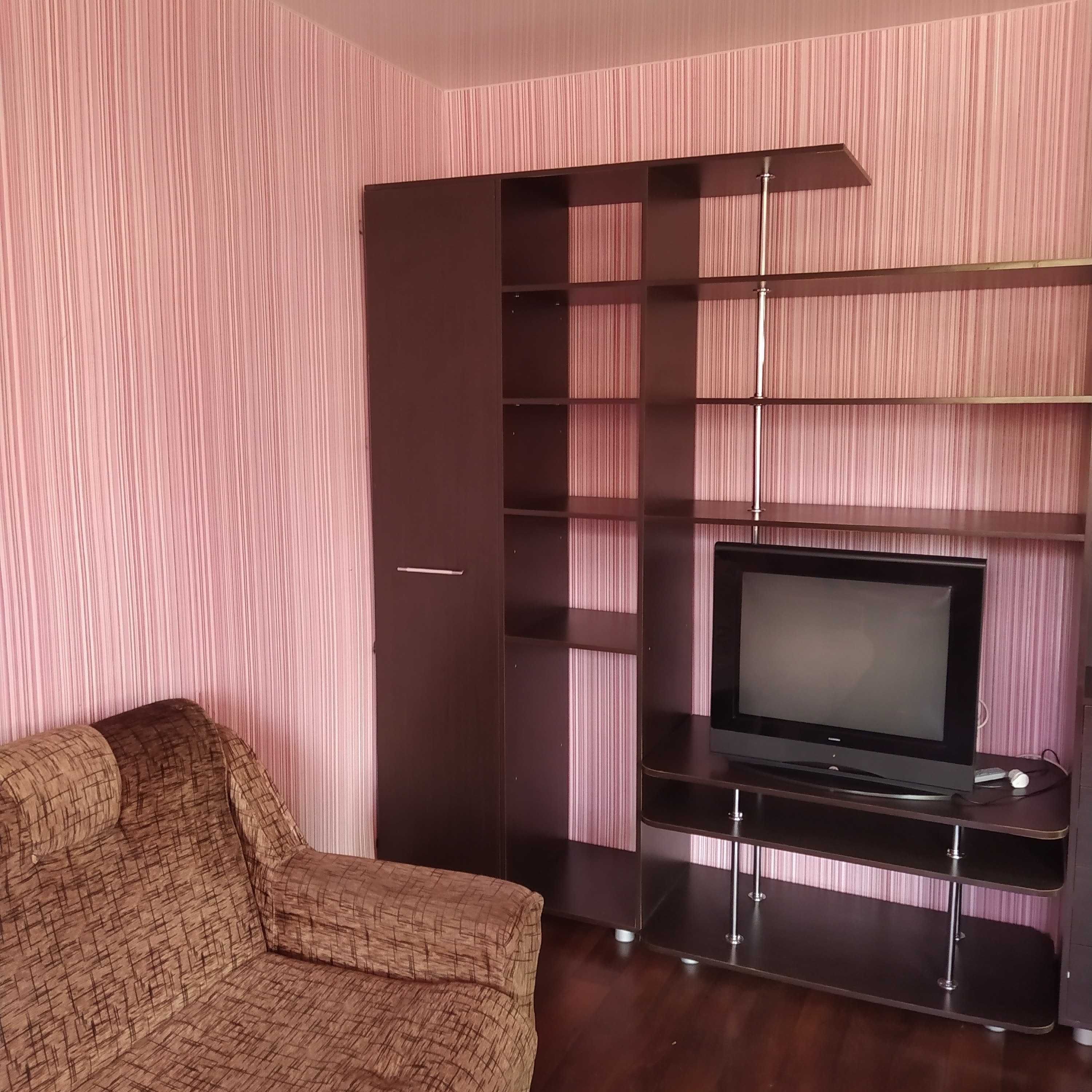 Продам 4-х кімнатну квартиру в центрі з індивідуальним опаленням
