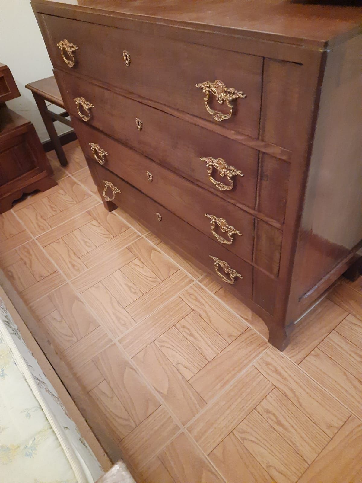 Cómoda 4 gavetas