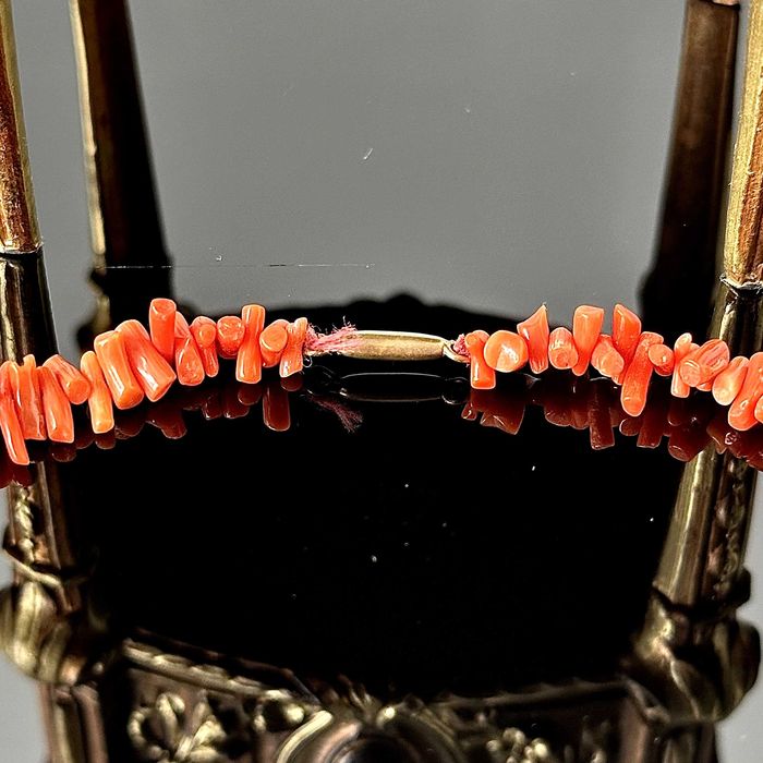 Naszyjnik z naturalnych czerwonych Korali, wykonane około 1920 roku