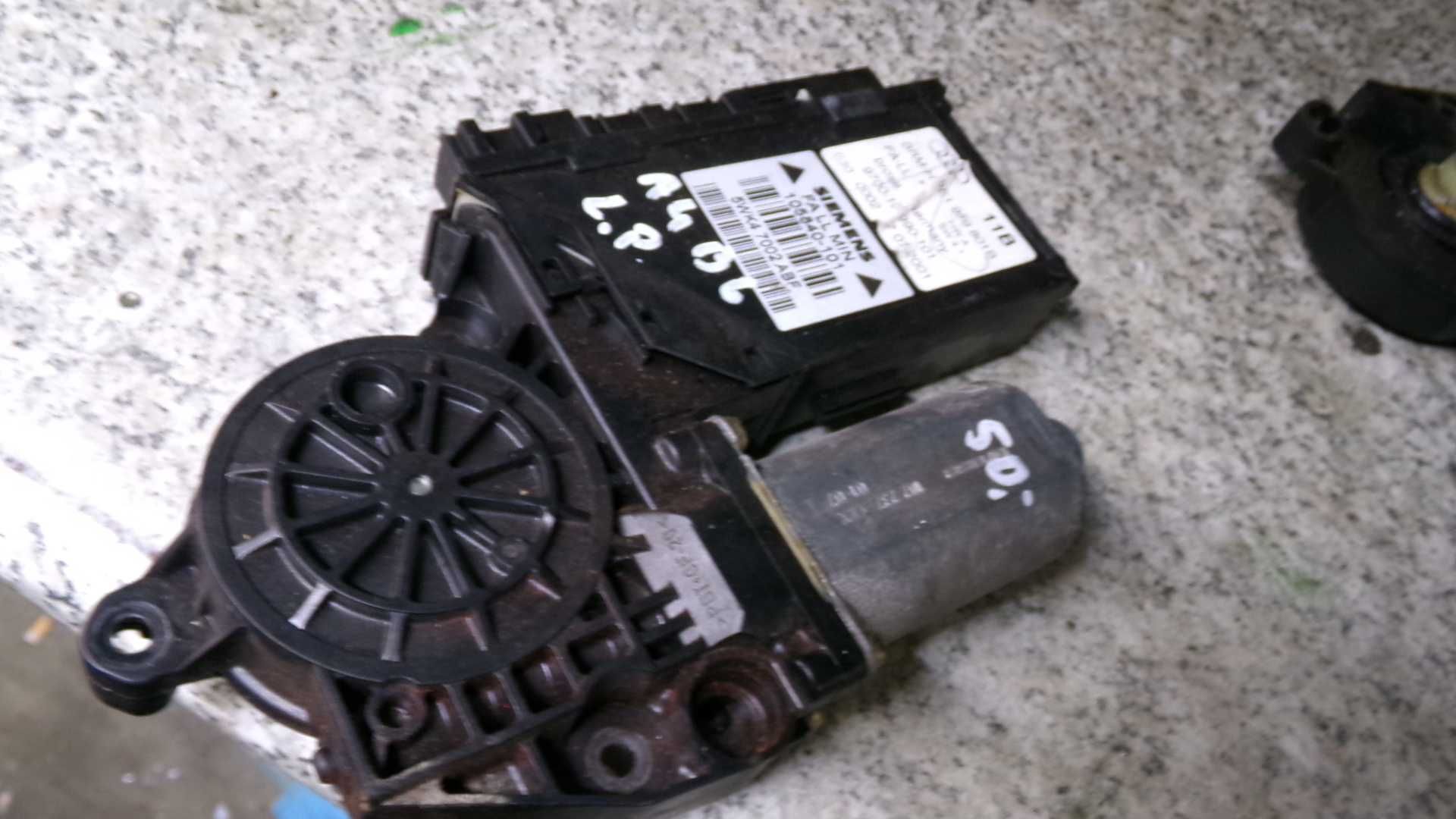 Maj5 Silniczek szyby lewy przedni przód audi a4 b6 moduł wysyłka