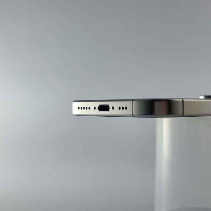 iPhone 16 pro 256 e sim