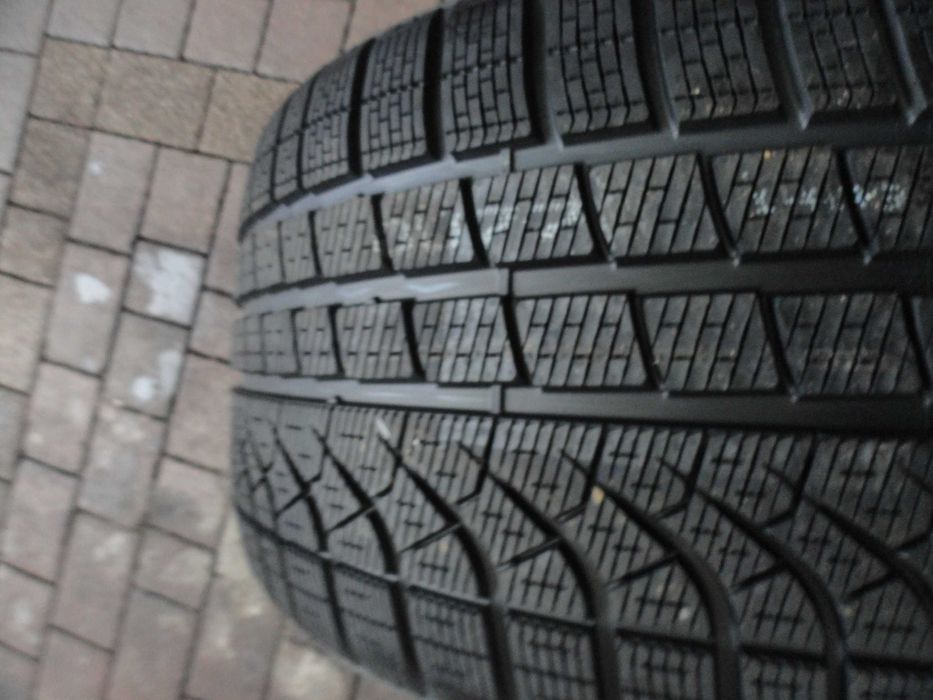 295/35R20 Pirelli Komplet 4 sztuki ZIMA NOWE