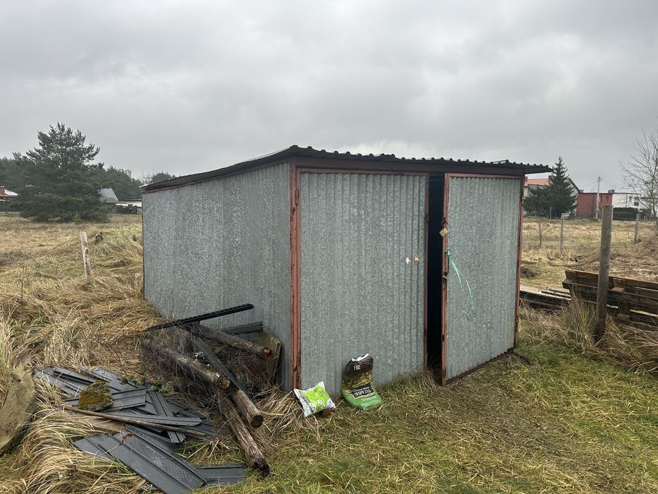 Garaz blaszany oddam za darmo