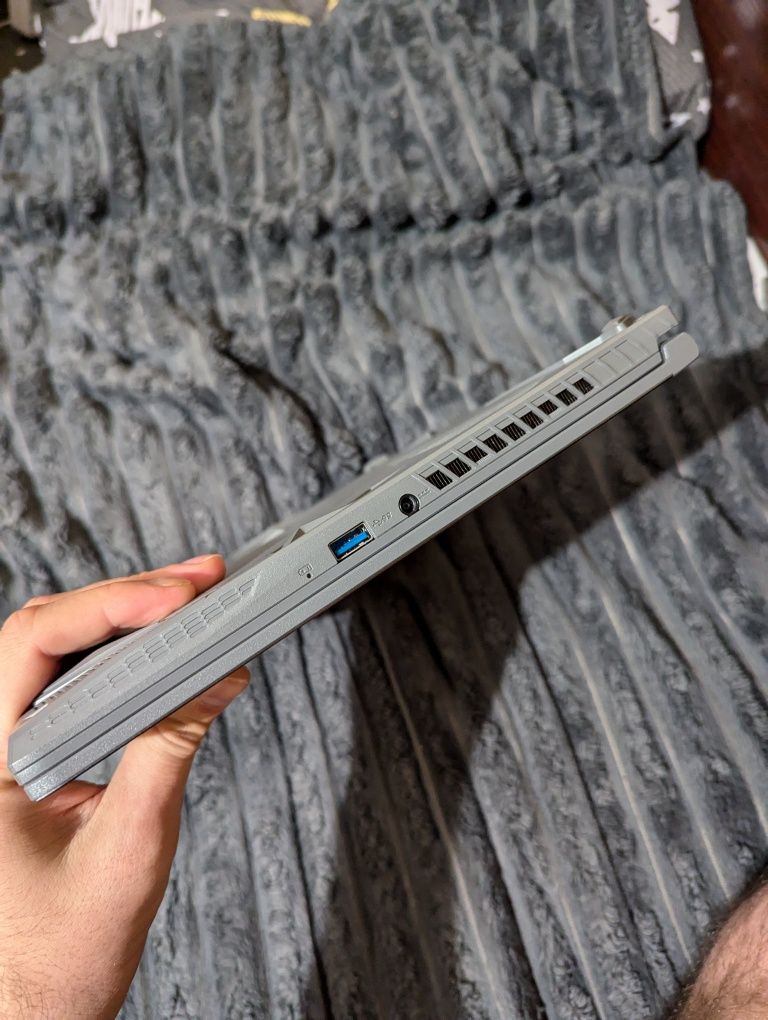 Ноутбук Thin 15 B13UC