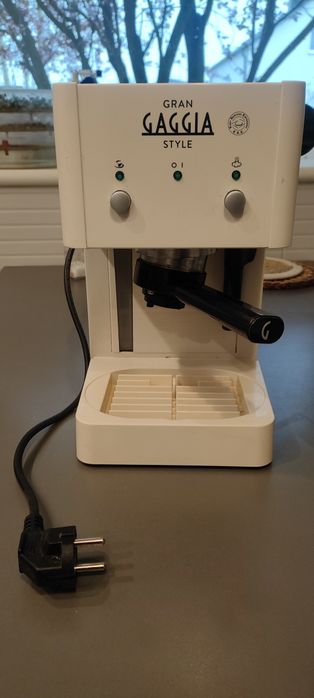 Kolbowy ekspres ciśnieniowy Gaggia Gran Style RI8423/21 950 W biały