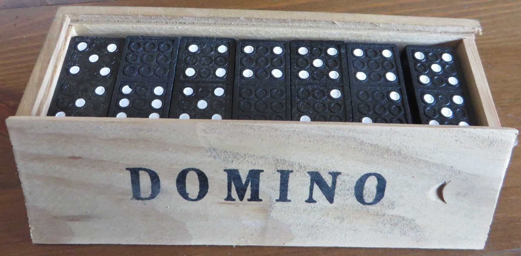 Jogo Domino, Caixa madeira