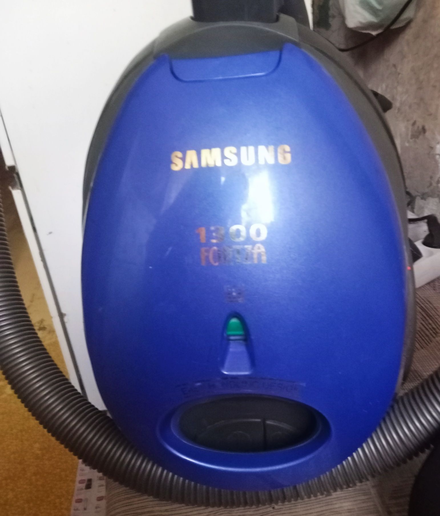 Пылесос Samsung Vc-7113/1300w