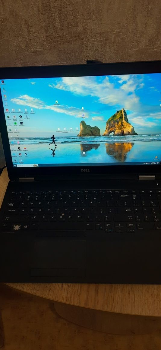 Dell Latitude E5570 

Безупречная сбор