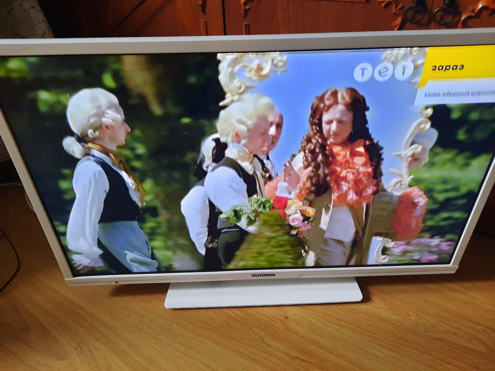 Телевизор LED ( Smart TV) TELEFUNKEN  XF32E519D - W.