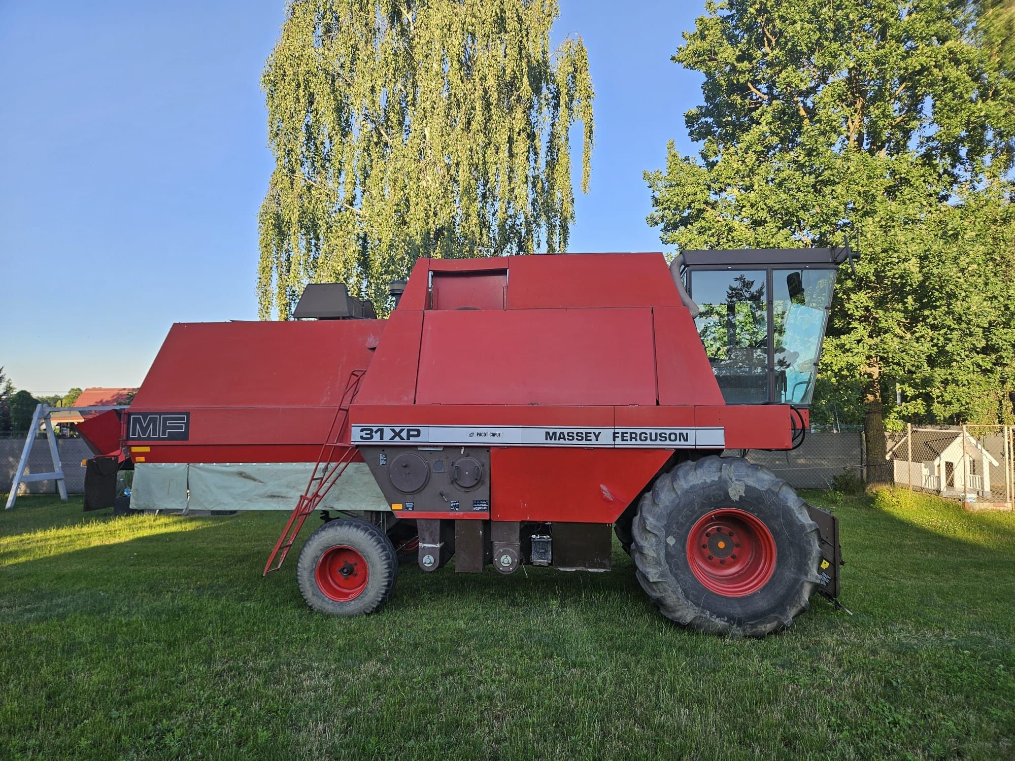 Kombajn zbożowy Massey Ferguson 31 xp, stół do rzepaku