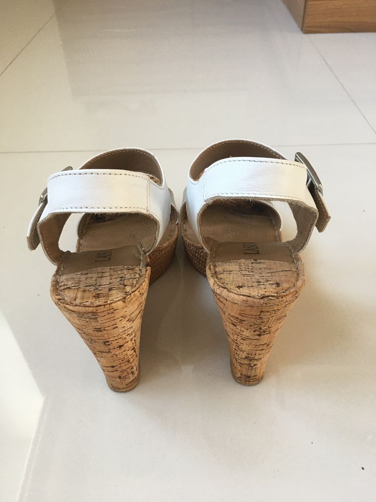 Buty na korkowej koturnie CCC r.39