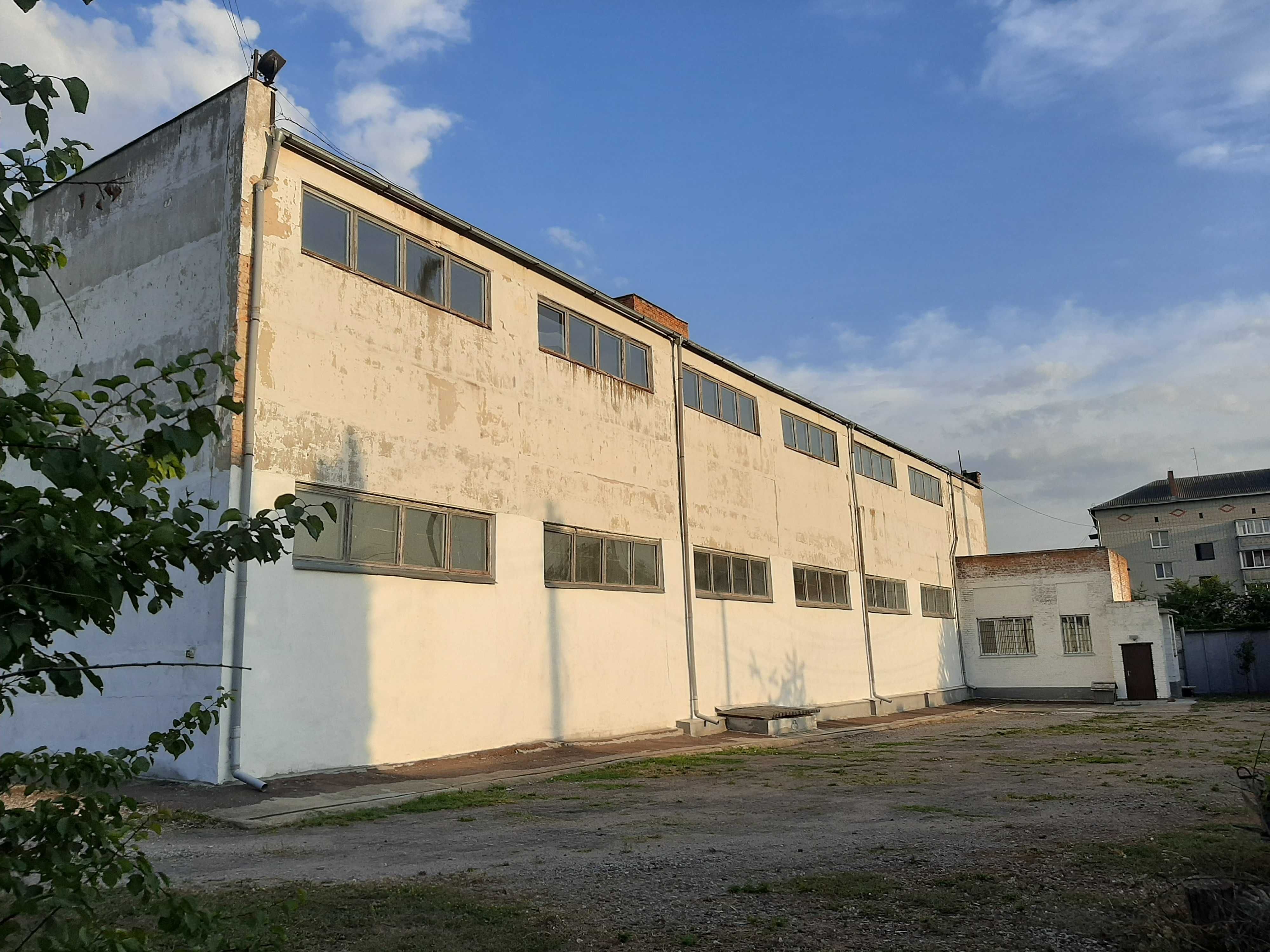Продається фабрика, будівля і прилегла територія