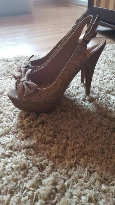 Szpilki odkryte ALDO kokardka brokat obcasy