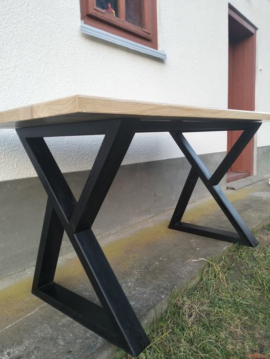 Продається стіл низ метал, стільниця ясен