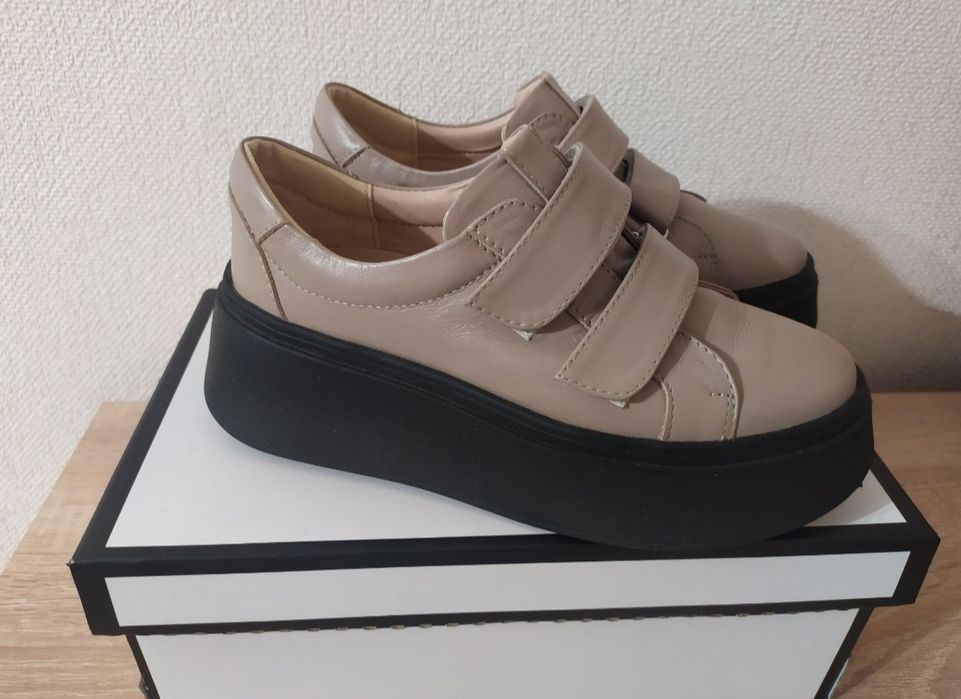 Шкіряні ботінки, туфлі