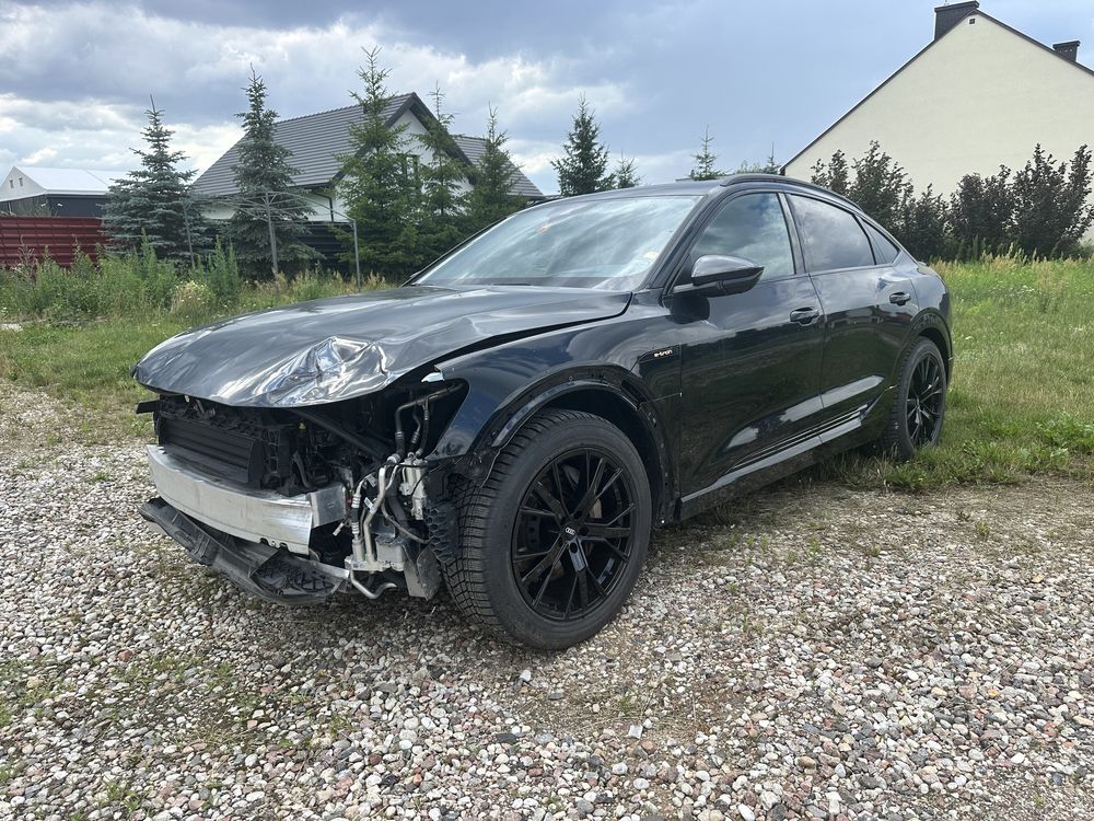 Audi E-tron Q8 50