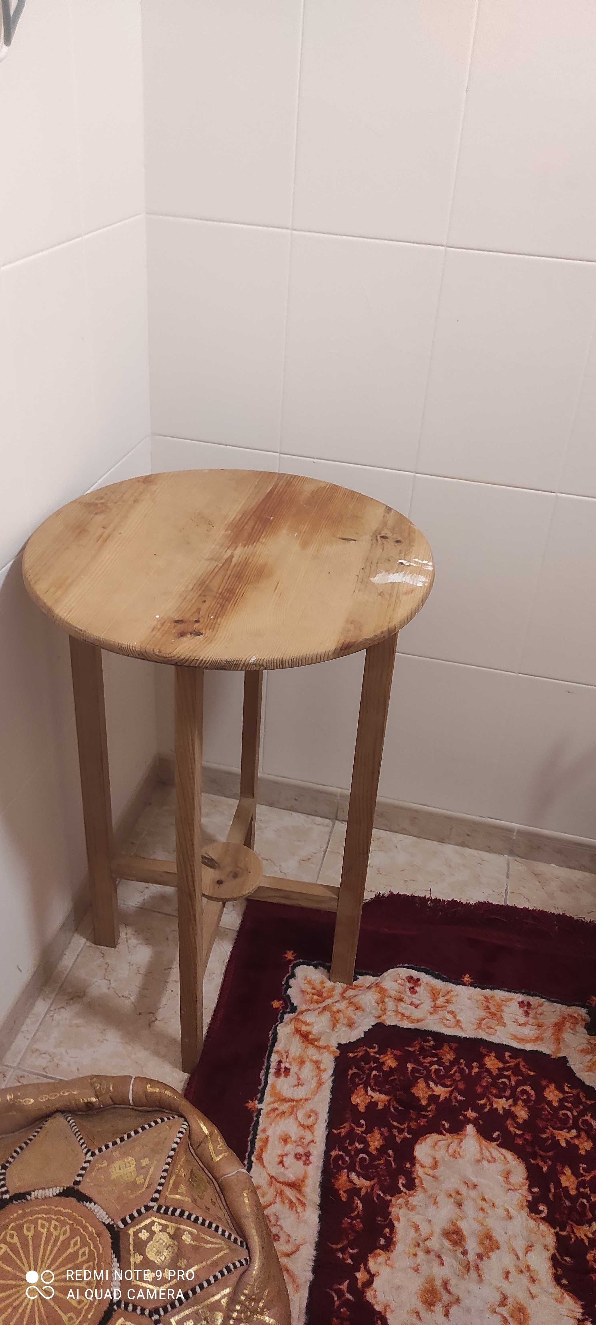 Espelho e mesa decoração e apoio
