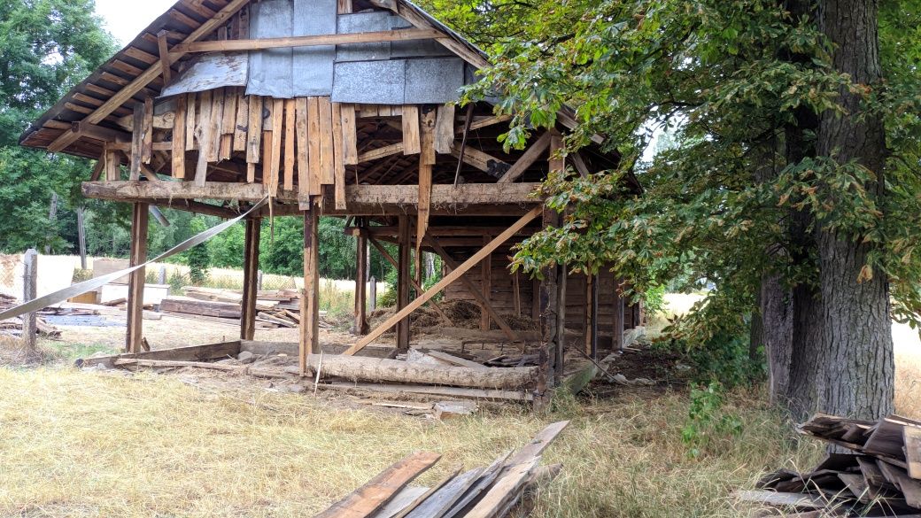 Rozbiórki stodół i domów drewnianych