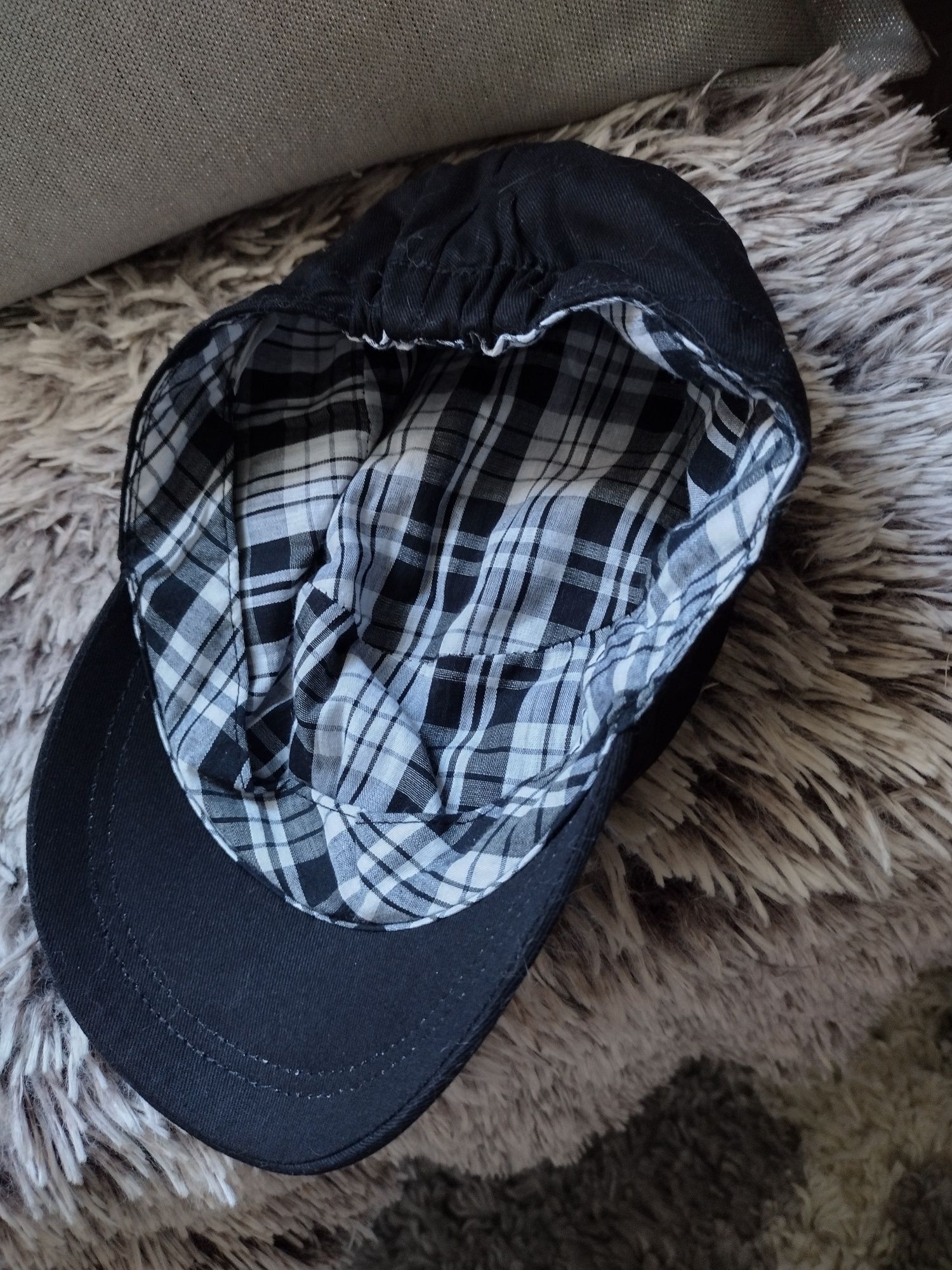 Nowa czarna czapka z daszkiem z pacyfka