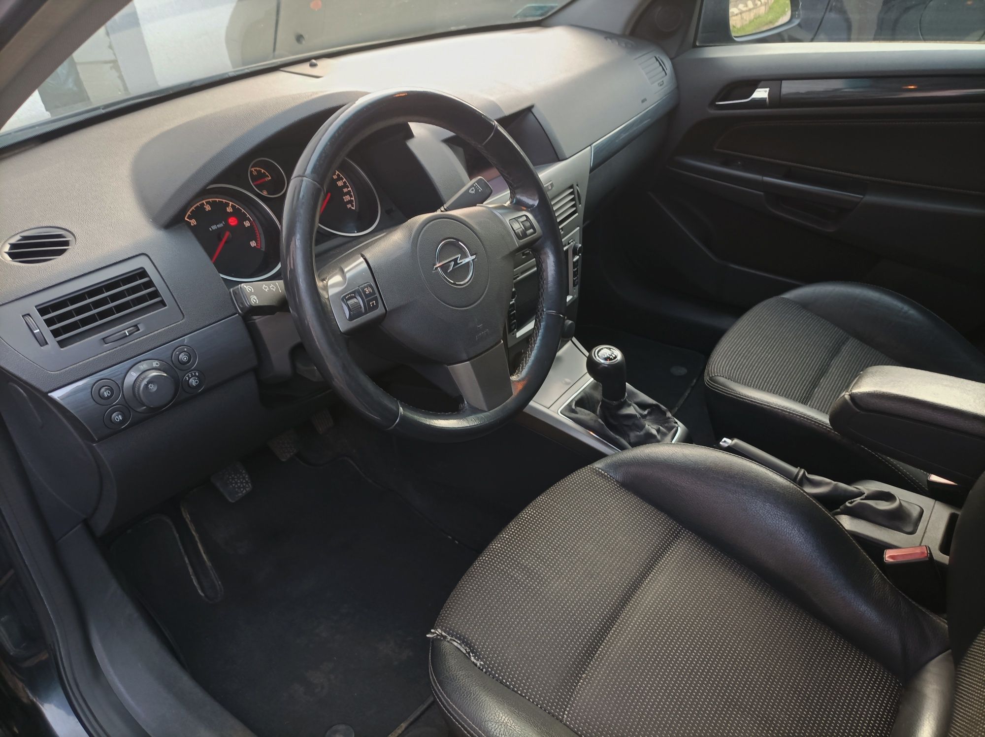 OPEL Astra 1,9 CDTI 2005r.
