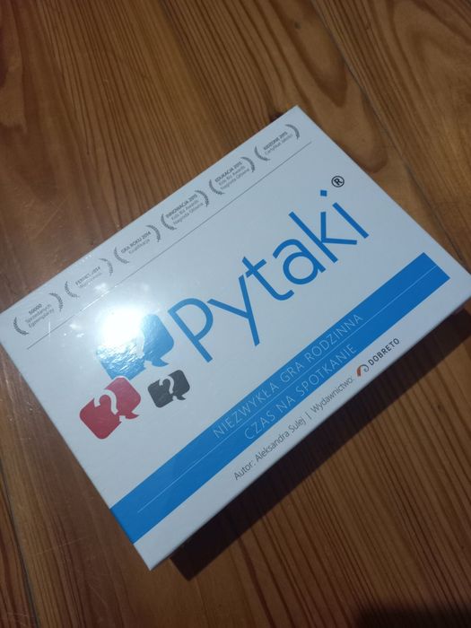 Rodzinna gra planszowa PYTATKI