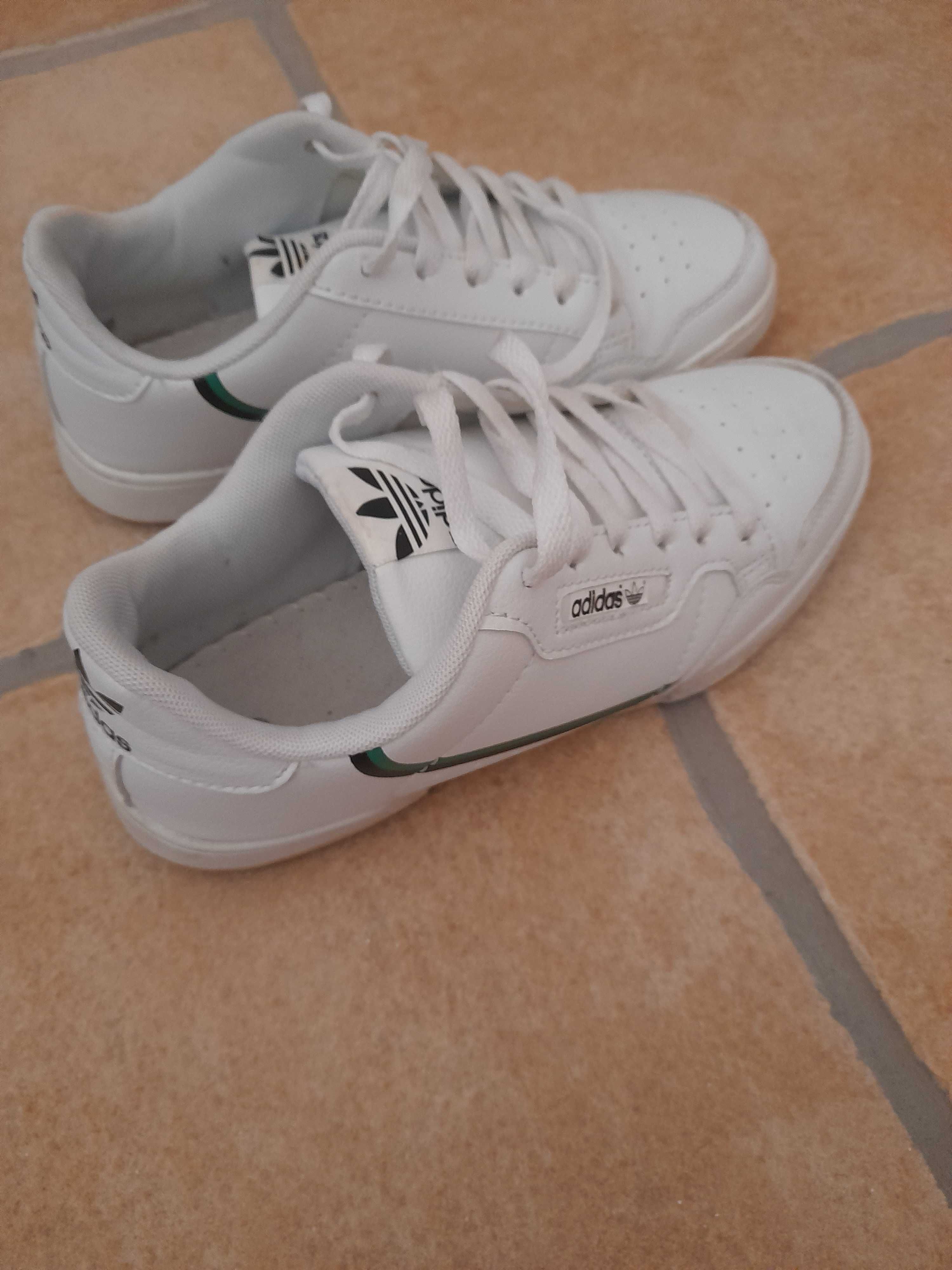 Ténis adidas novos