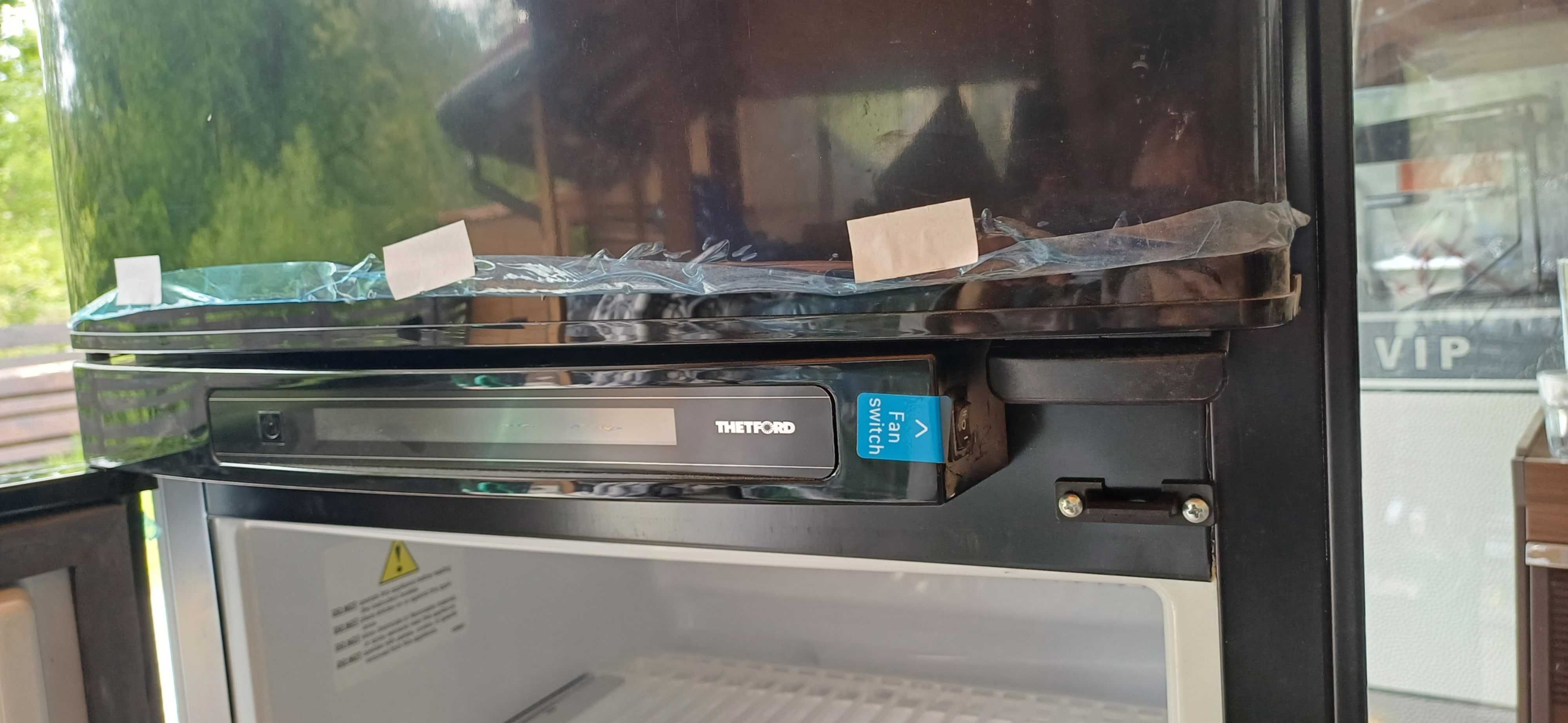 Lodówko Zamrażalka THETFORD N3175 przyczepa kempingowa, kamper