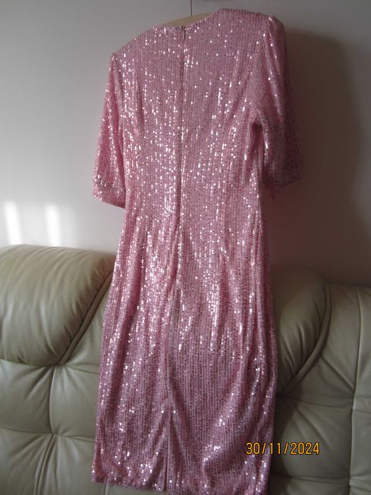 Piękna sukienka wieczorowa rozmiar M.