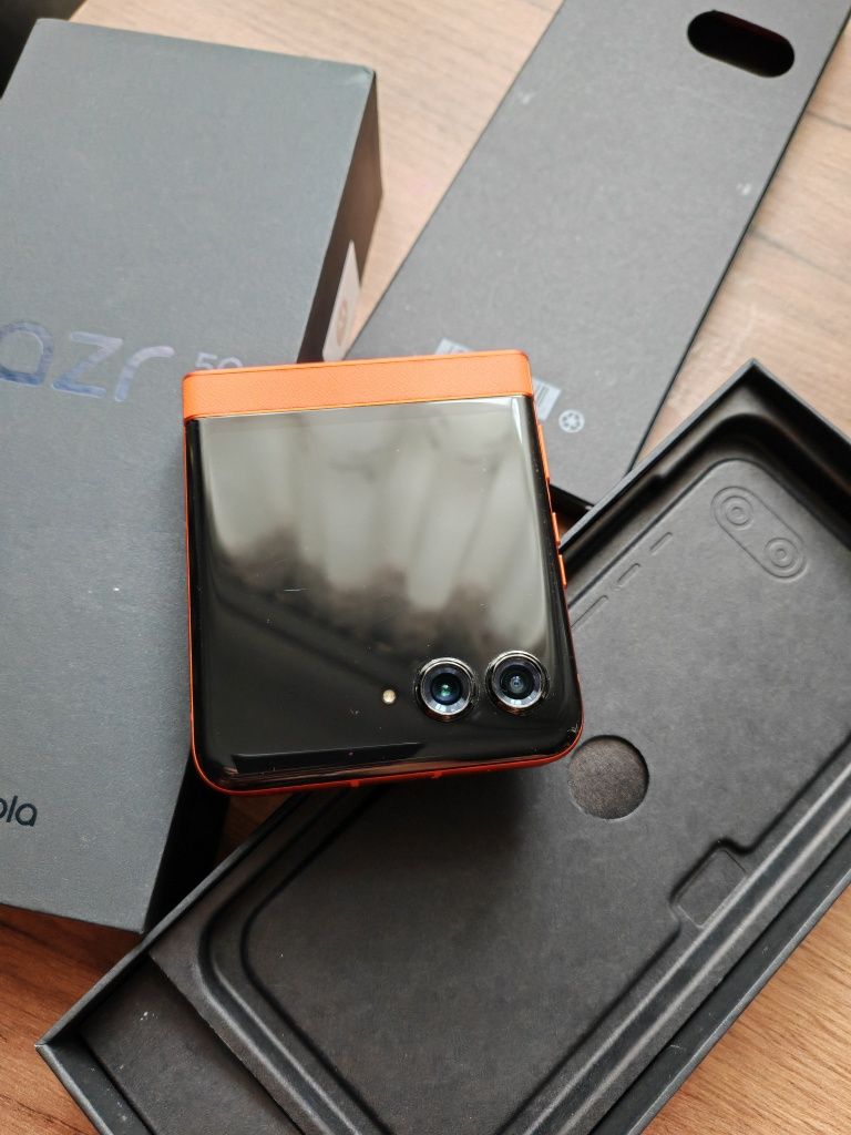 Motorola razr 50
