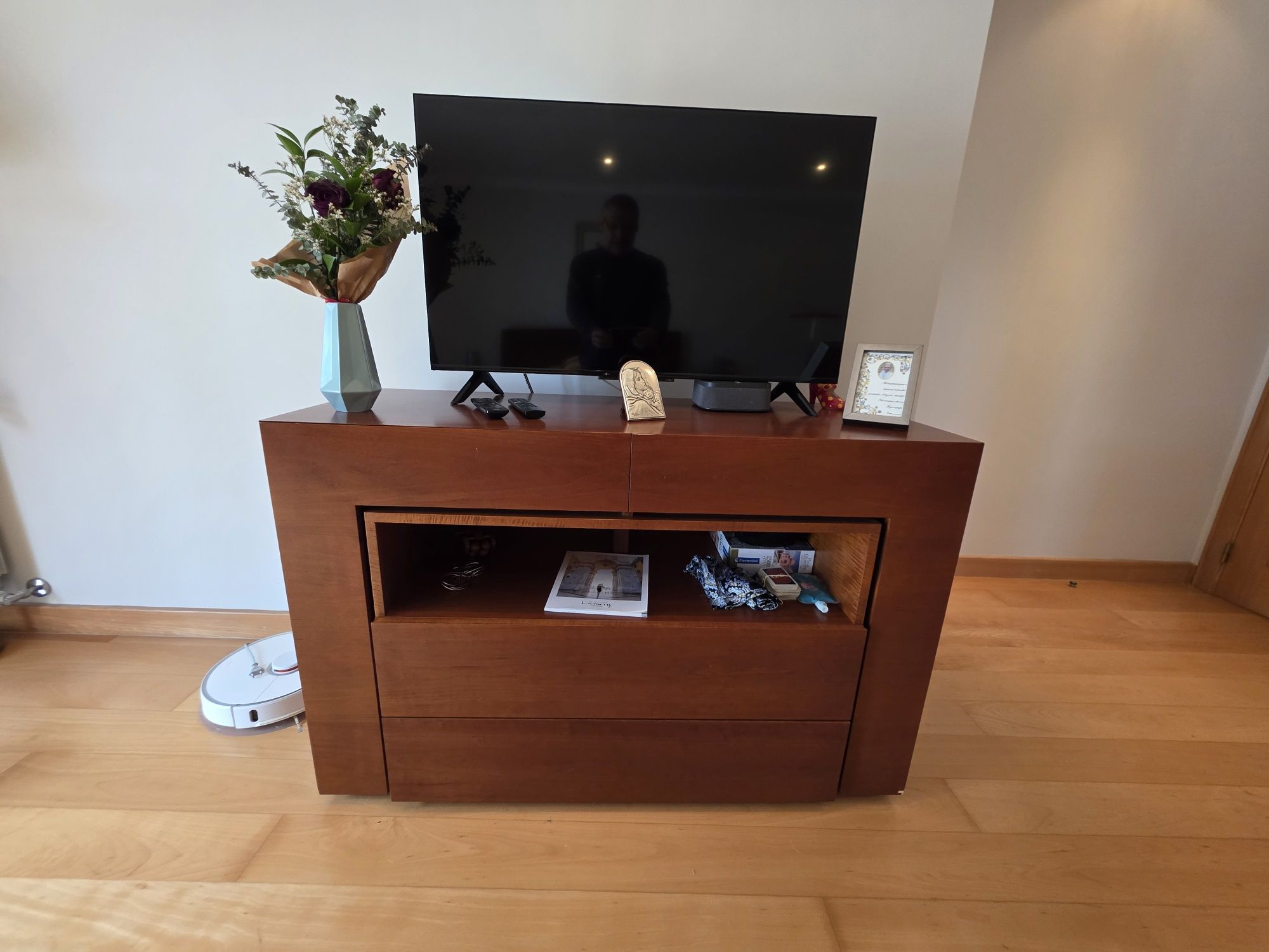 Quarto completo moderno king size em cerejeira massiça