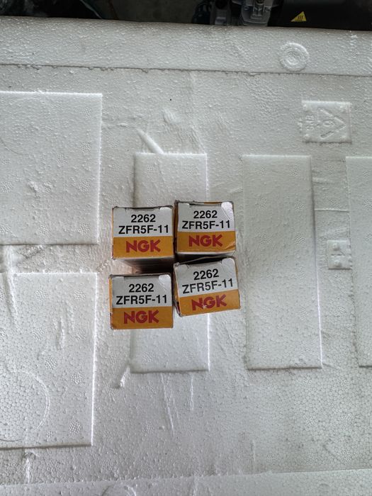 4 Velas de Ignição NGK ZFR5F-11
