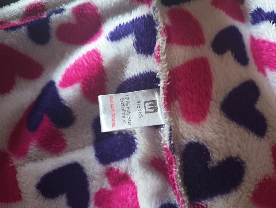 Szlafrok w serduszka, rozmiar 104/110!