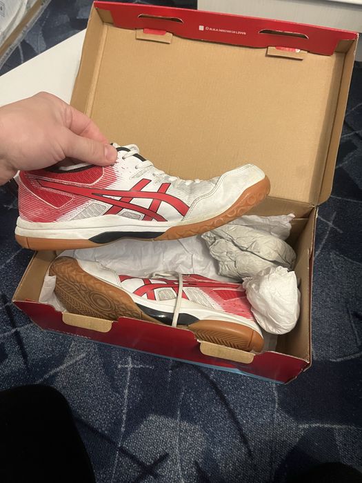 Волейбольні кроссівки