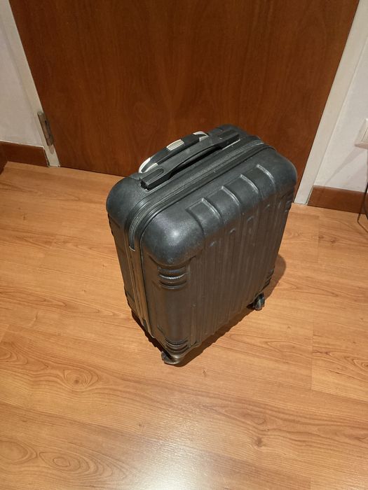 Mala rigida 4 rodas ( medidas low cost)