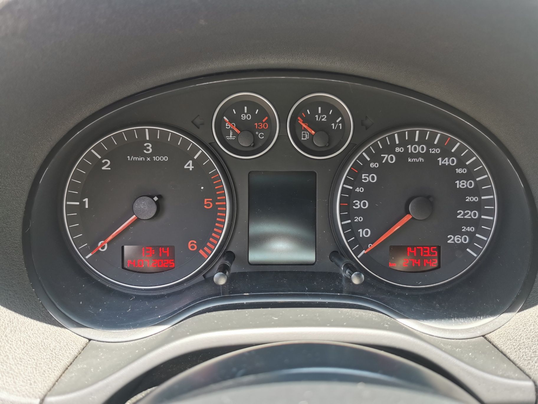 Audi A3 2000 cilindrada S LINE interior e exterior impecável.